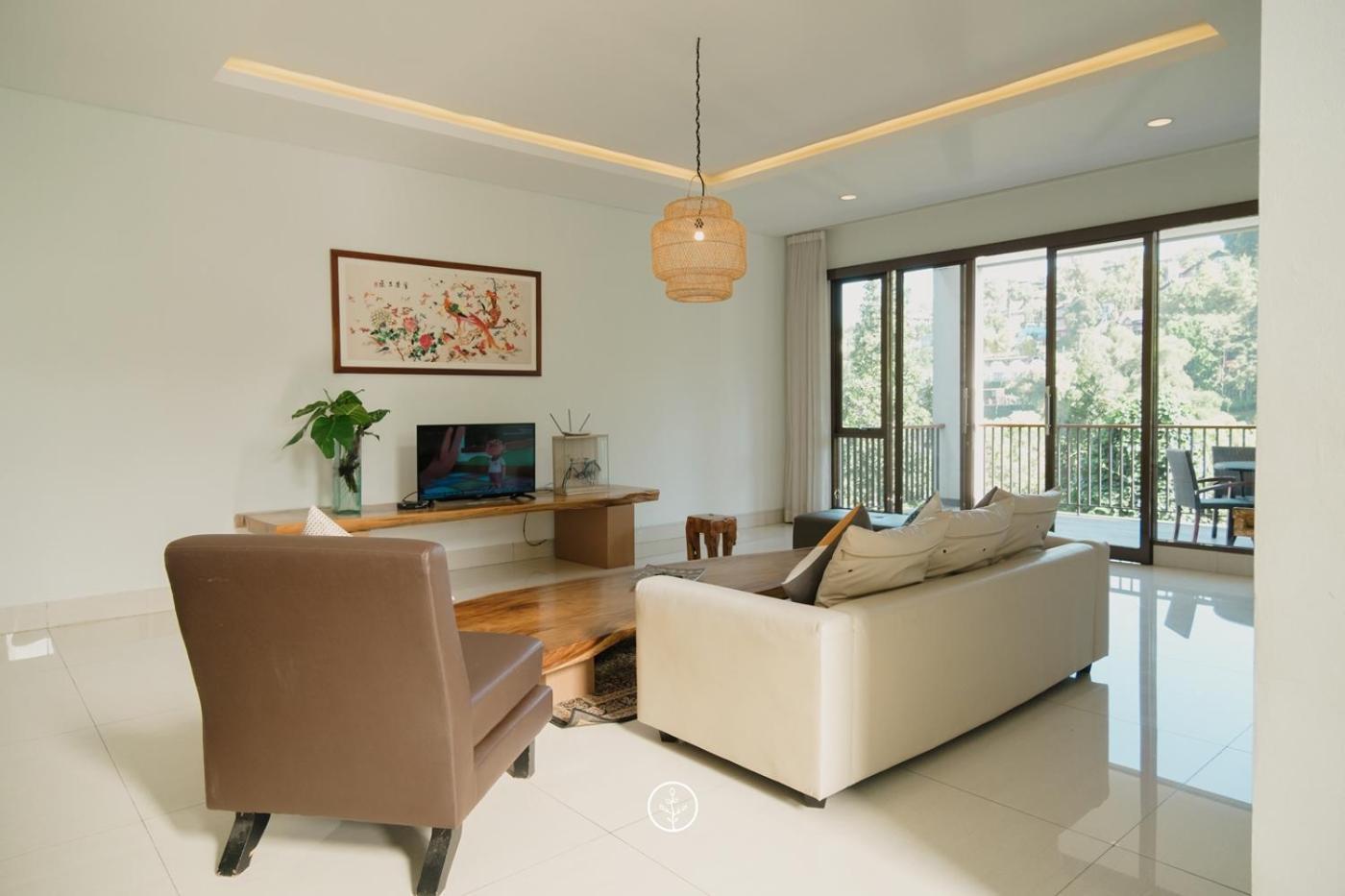 Narwastu Hill View Villa 6 Bedrooms With A Private Swimming Pool Bandung Exterior photo