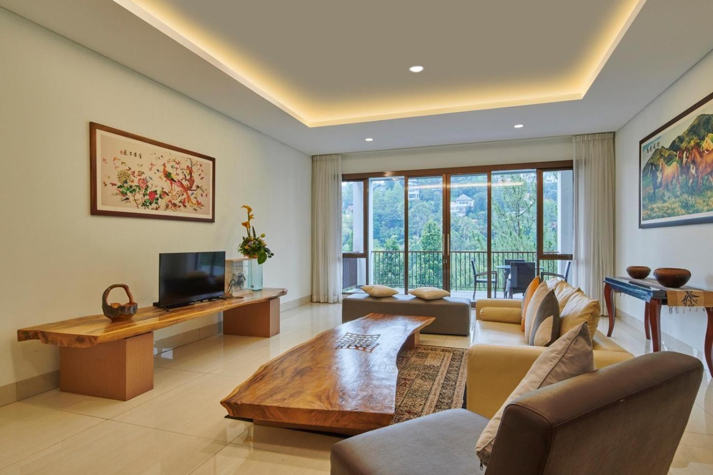 Narwastu Hill View Villa 6 Bedrooms With A Private Swimming Pool Bandung Exterior photo