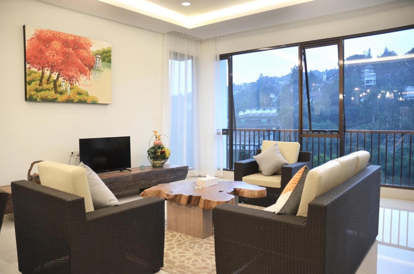 Narwastu Hill View Villa 6 Bedrooms With A Private Swimming Pool Bandung Exterior photo