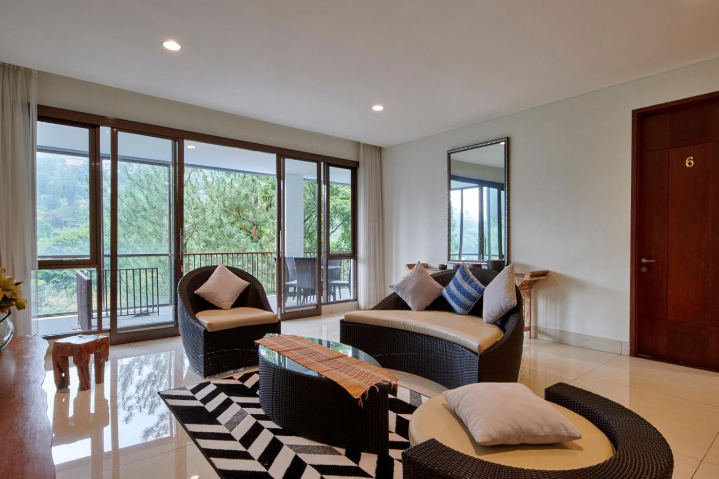 Narwastu Hill View Villa 6 Bedrooms With A Private Swimming Pool Bandung Exterior photo